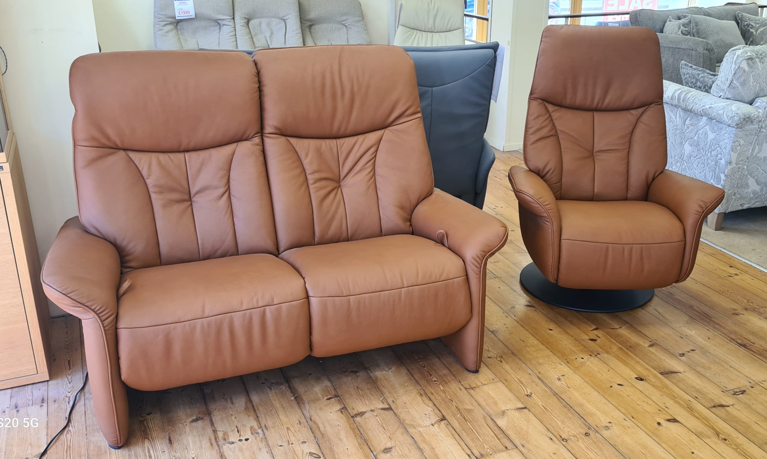 Himolla Two Seater Manual Recliner and Manual Chair